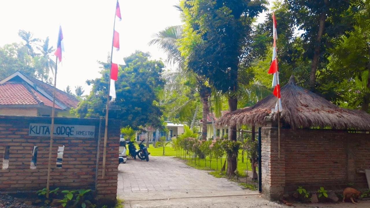 Kuta Lodge Homestay المظهر الخارجي الصورة